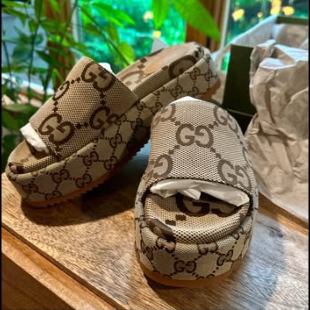 Womens gucci platform sandal (BRAND NEW)
